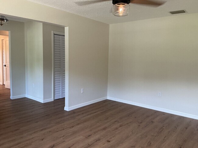 Building Photo - 3BR/2BA Home with Pool & Screened Patio in South Lakeland