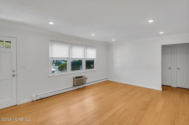 Building Photo - 96 East Ave