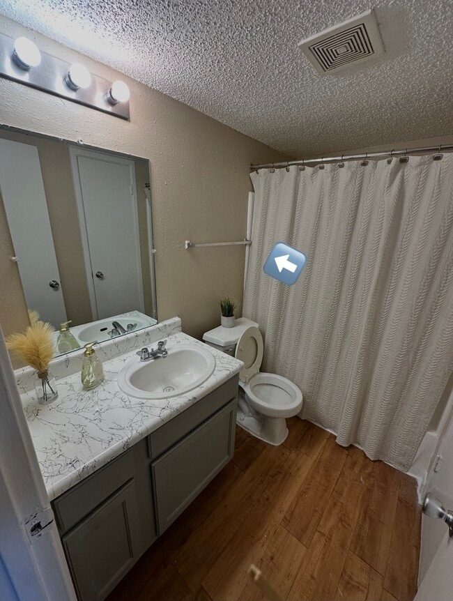 Building Photo - Runnymede