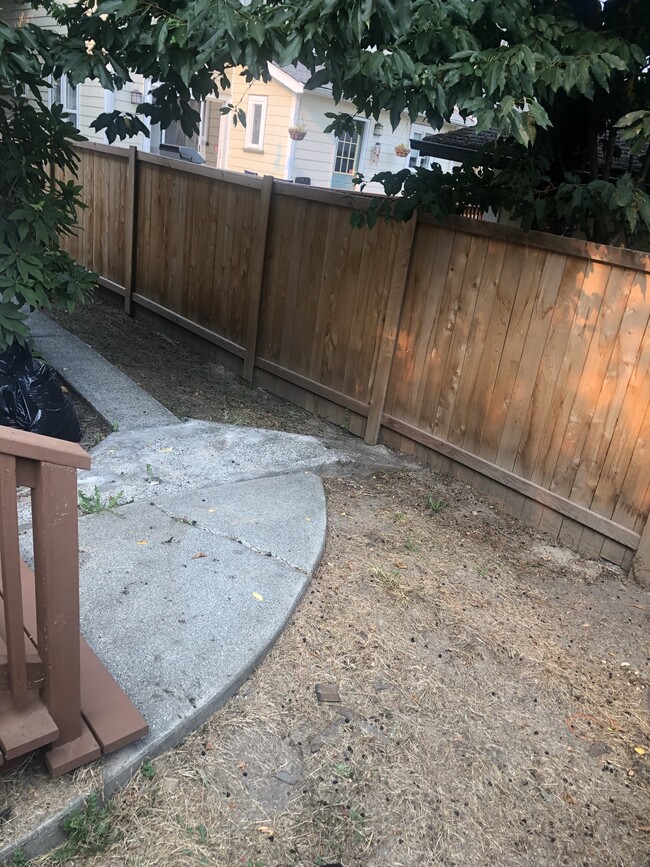 Side walkway - 1947 Union Ave SE