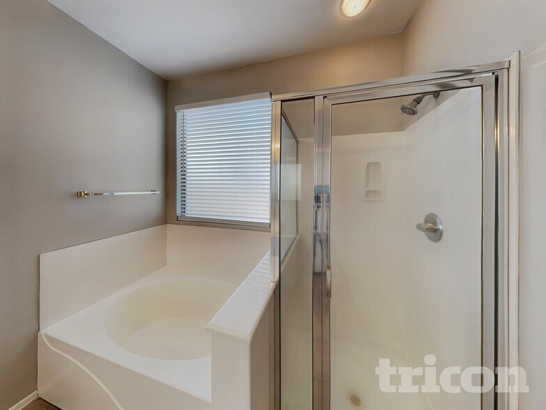 Building Photo - 13218 W Jacobson Dr