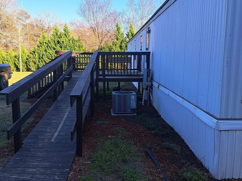 Building Photo - 81 Black Angus Dr
