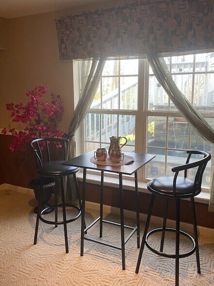 Building Photo - 46416 Springwood Ct