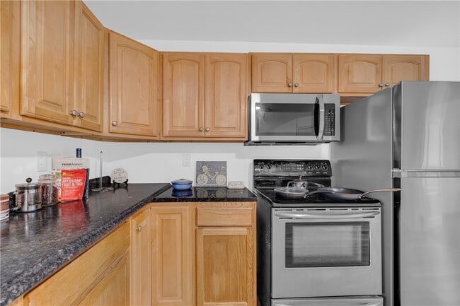 Building Photo - 307 Moore Ave