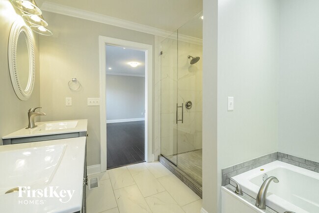 Building Photo - 4004 Pawnee Rosa Dr