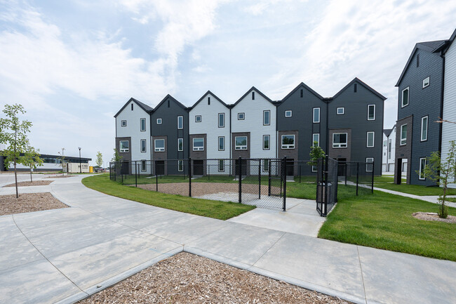 Building Photo - Juniper Rows at Olde Towne