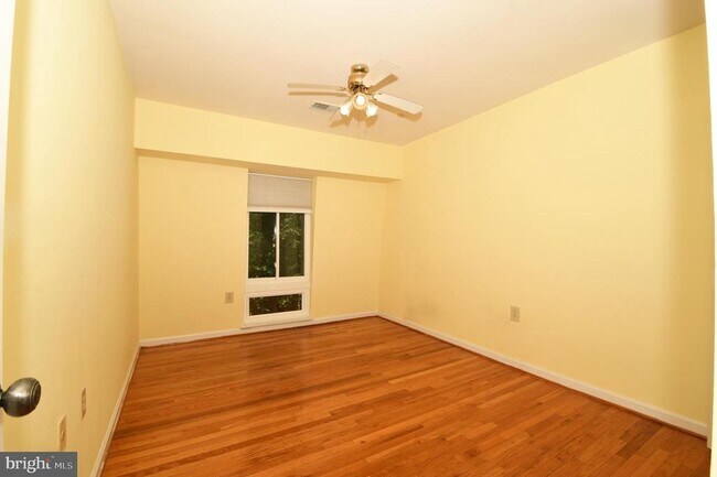 Building Photo - 8147 Inverness Ridge Rd