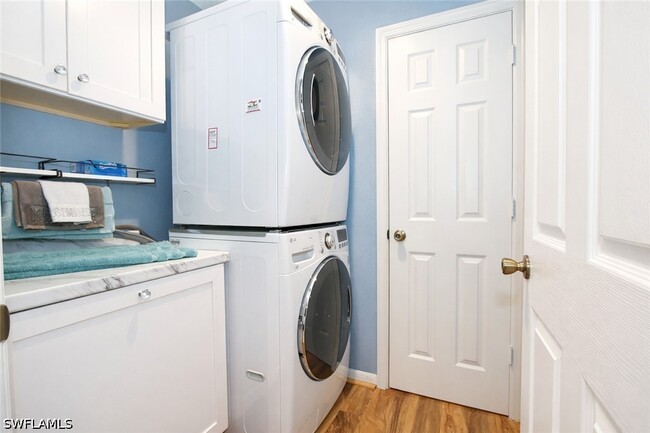 Building Photo - 3225 Cypress Glen Way