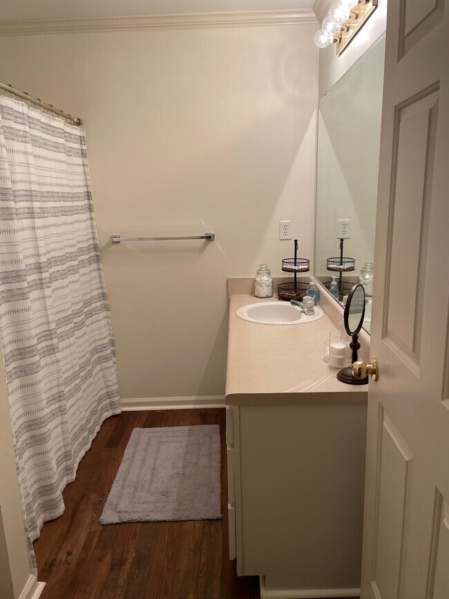 Bathroom 1 - 34 Private Road 3057