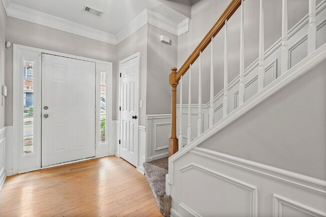 Building Photo - 5149 Manerdale Dr SE