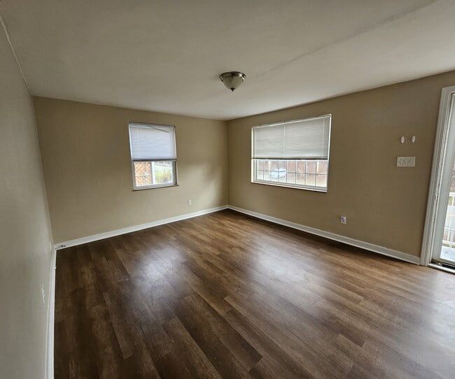 Building Photo - 855 Hamil Rd