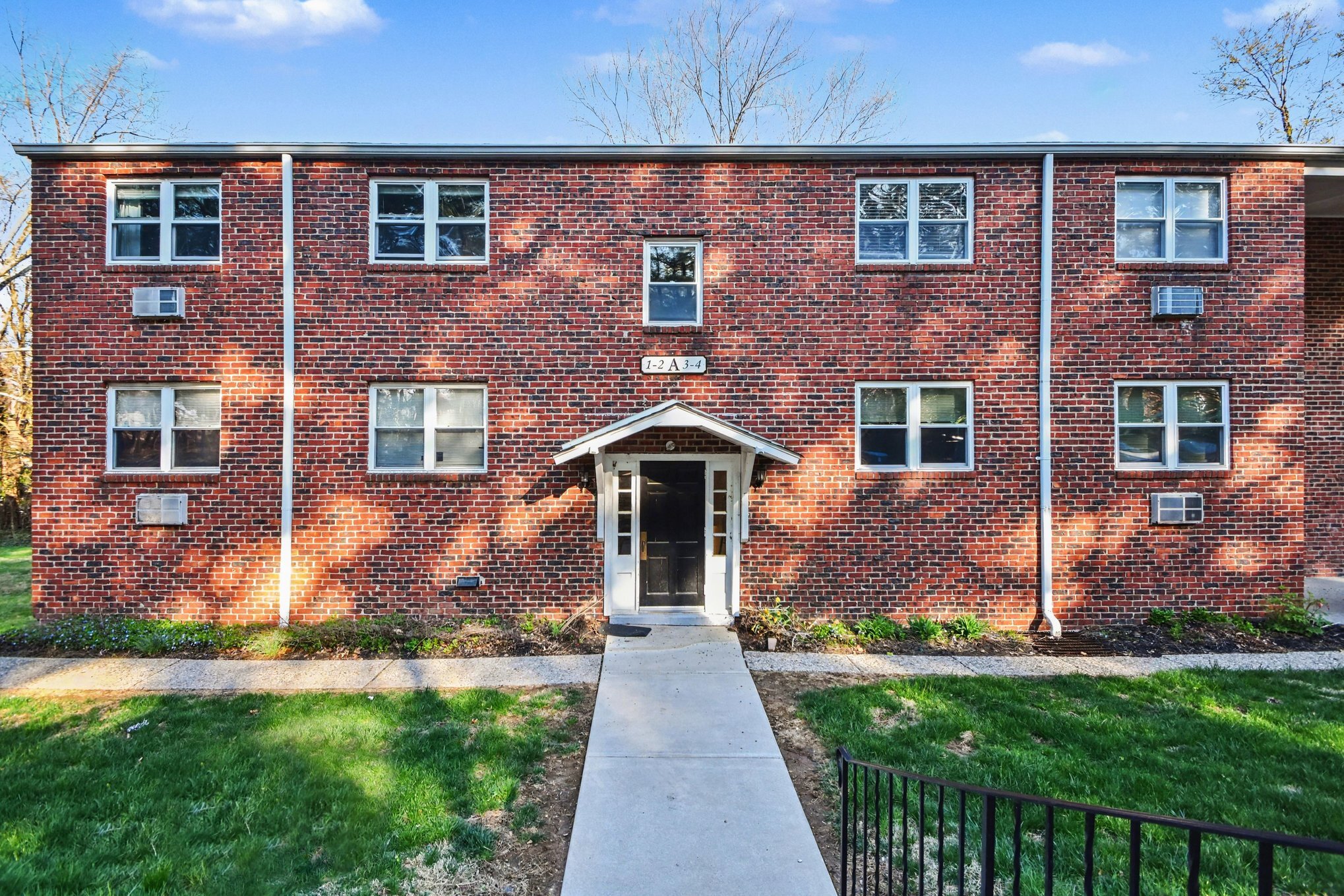 Building Photo - 333 Lacey Ave