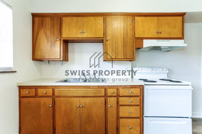 Building Photo - 4187 Indianola Ave