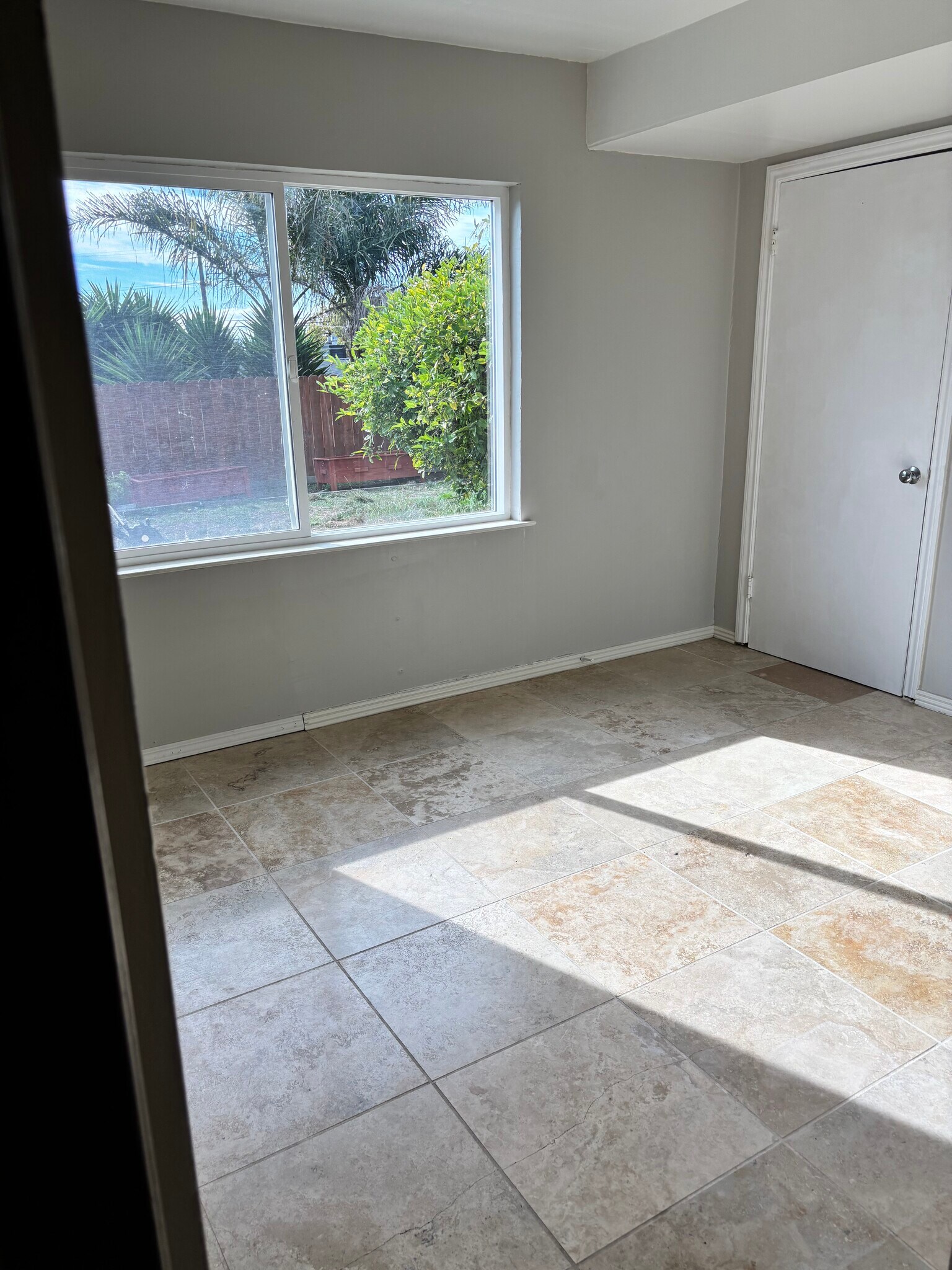 Kitchen - 6742 Snowdon Ave