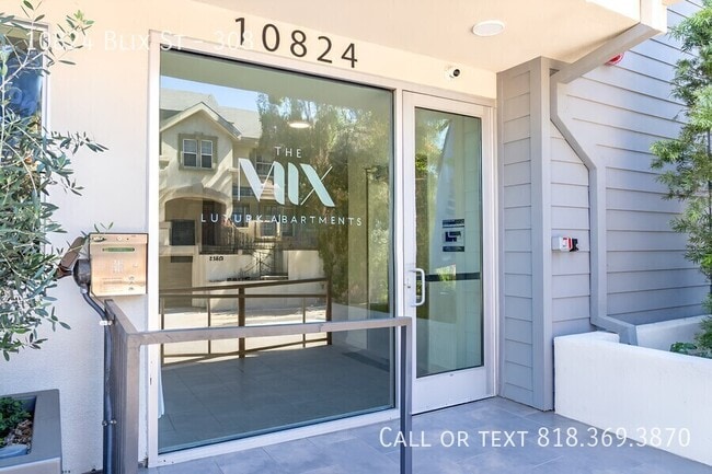 Building Photo - 10824 Blix St