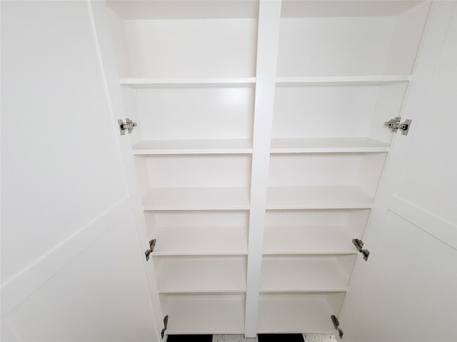 Building Photo - 1728 Hawthorne St