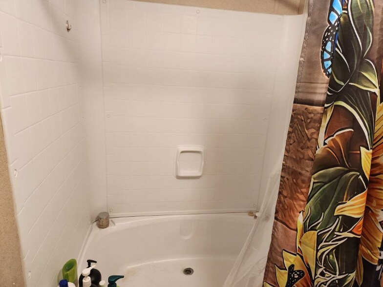 Building Photo - 1205 3rd Ave