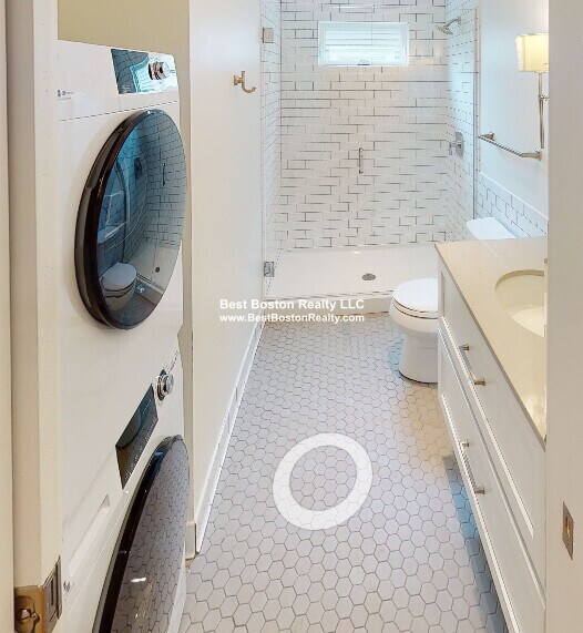 Building Photo - 70 Spring St