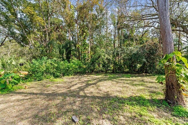 Building Photo - 8119 N Dakota Ave