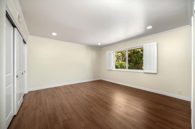 Building Photo - 4935 Cervato Way