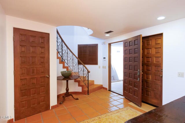 Building Photo - 3265 Ocean Dr