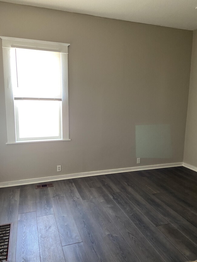 Building Photo - 735 Beechwood Ave