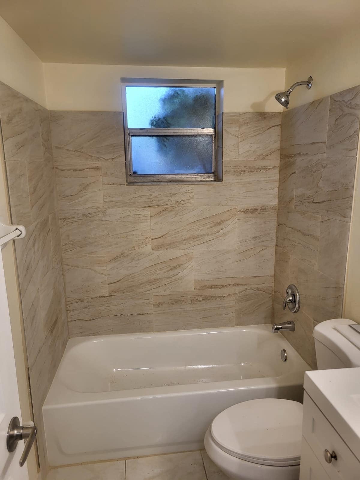 Building Photo - 116 Gardens Dr