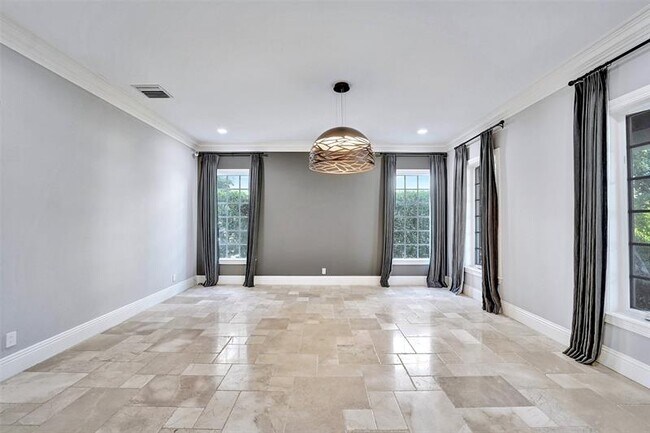 Building Photo - 1744 SE 9th St