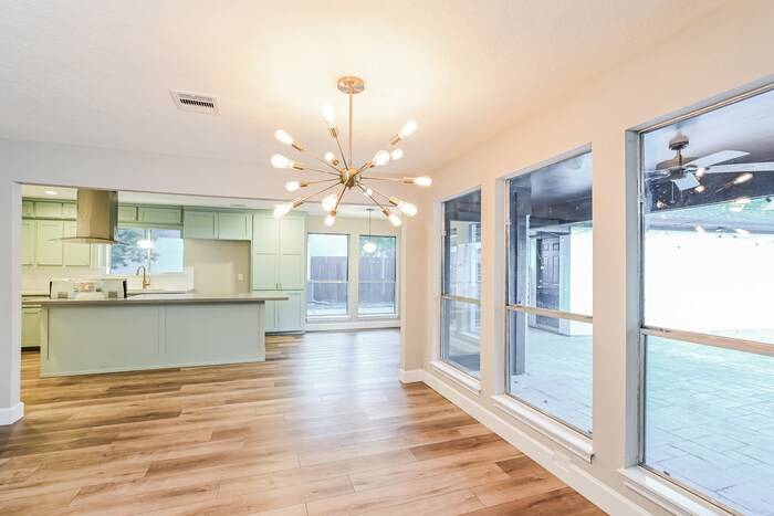 Building Photo - 11818 Oakcroft Dr