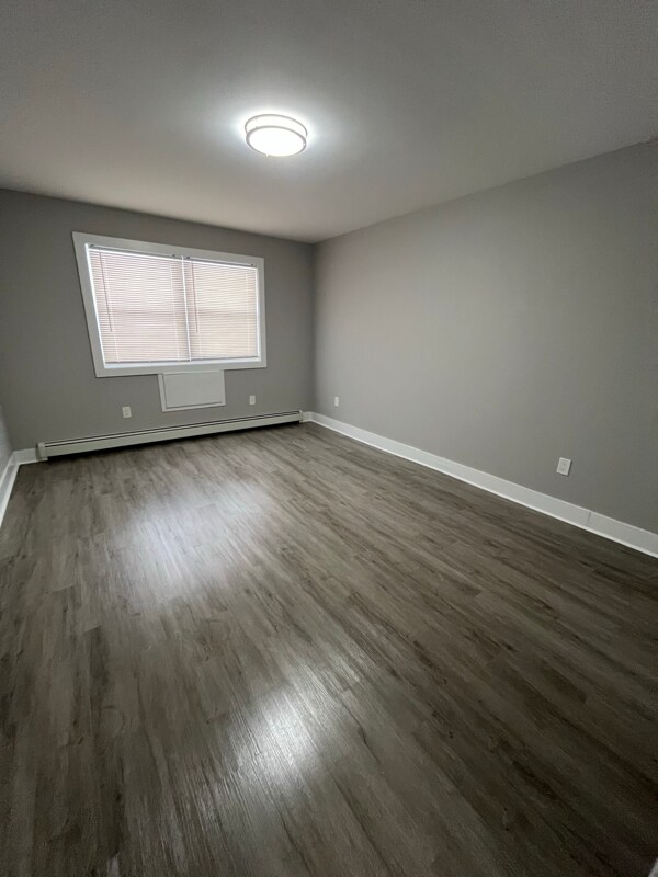 Building Photo - 431 Park Ave