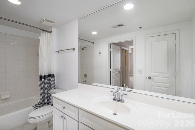 Building Photo - 1315 East Blvd