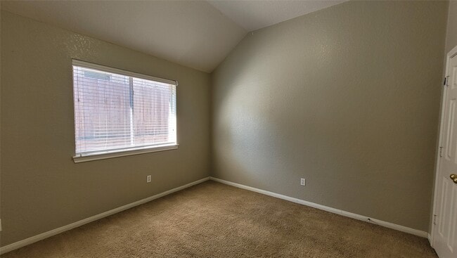 Building Photo - 3825 Evergreen Way