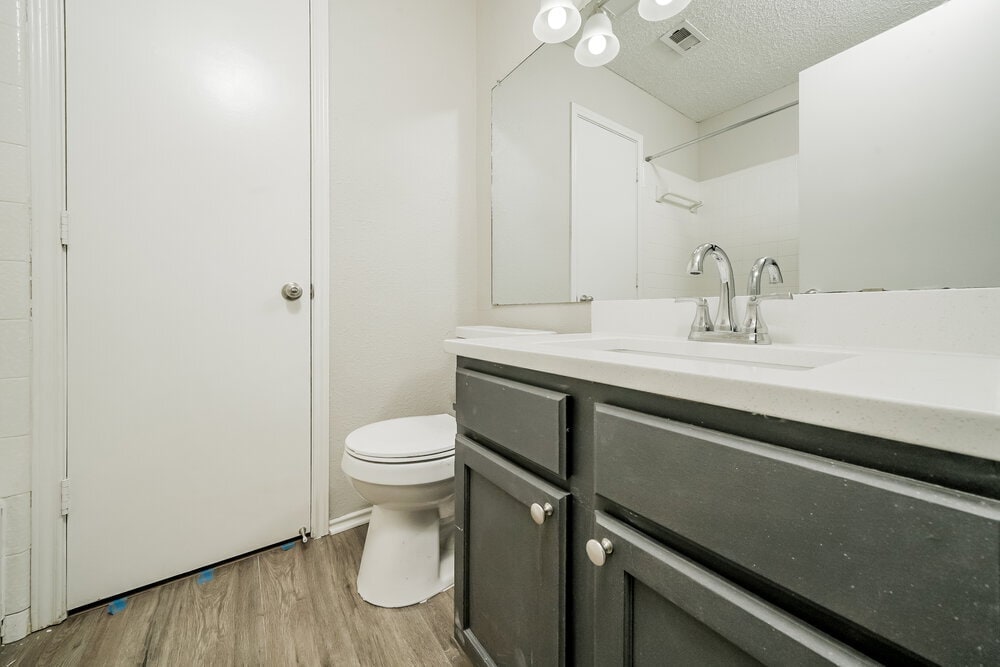 Building Photo - 1307 Jasmine Dr