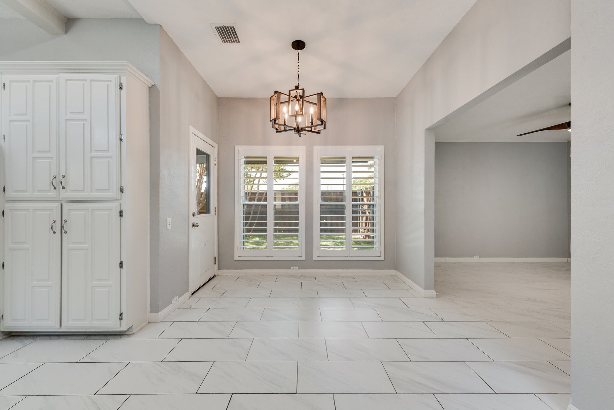 Building Photo - 3532 Parkhaven Dr