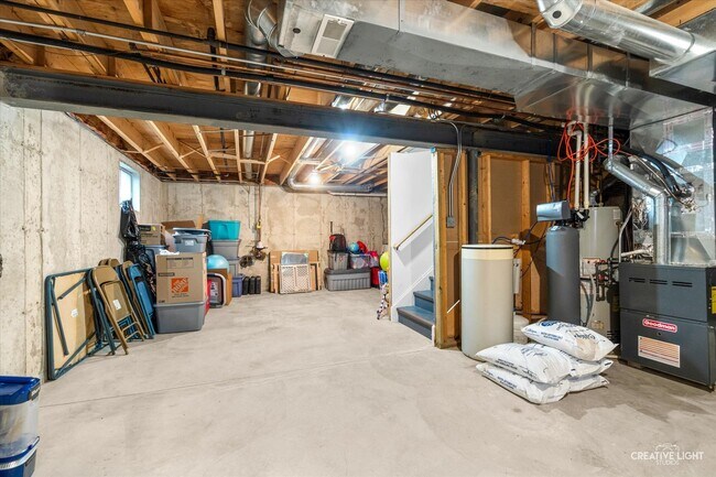 Building Photo - 610 High Grove Dr