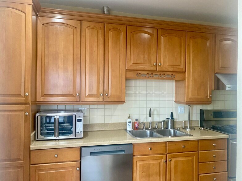 Kitchen - 1333 Randolph St NW