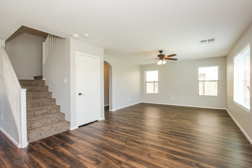 Building Photo - 12471 N 75th Dr