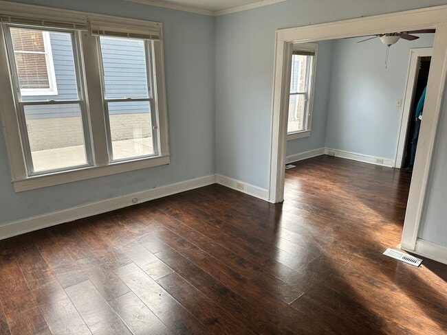 Building Photo - Adorable One Bedroom Duplex Near Plaza Midwood!