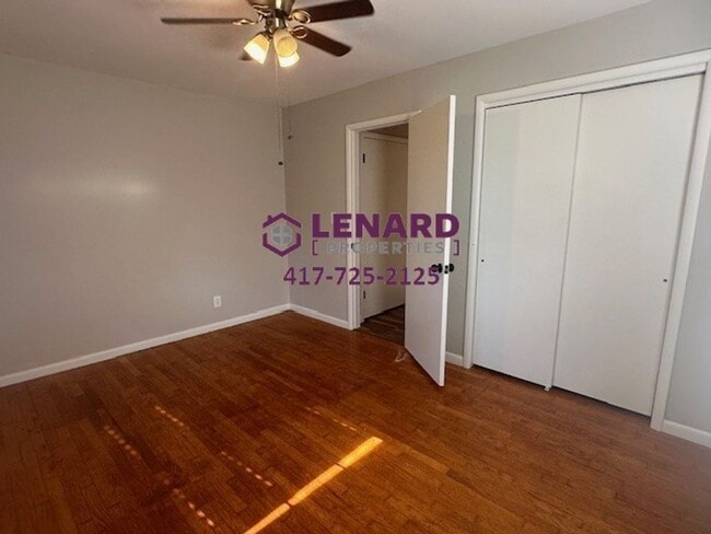 Building Photo - Beautiful 3 Bedroom House with Fenced in Yard