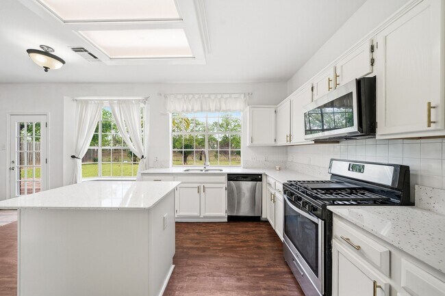 Building Photo - 4323 Ringrose Dr