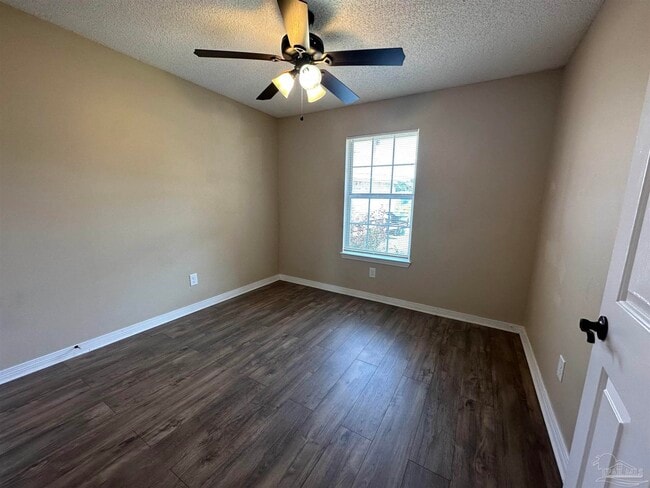 Building Photo - 10701 Brook Bend Cir