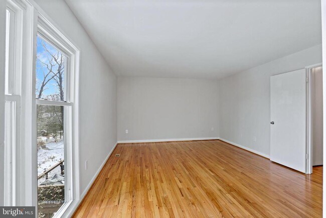 Building Photo - 1644 Wainwright Dr