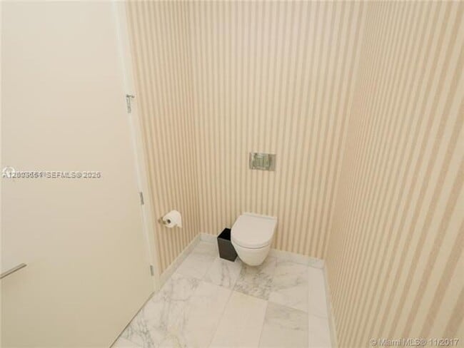 Building Photo - 10201 Collins Ave