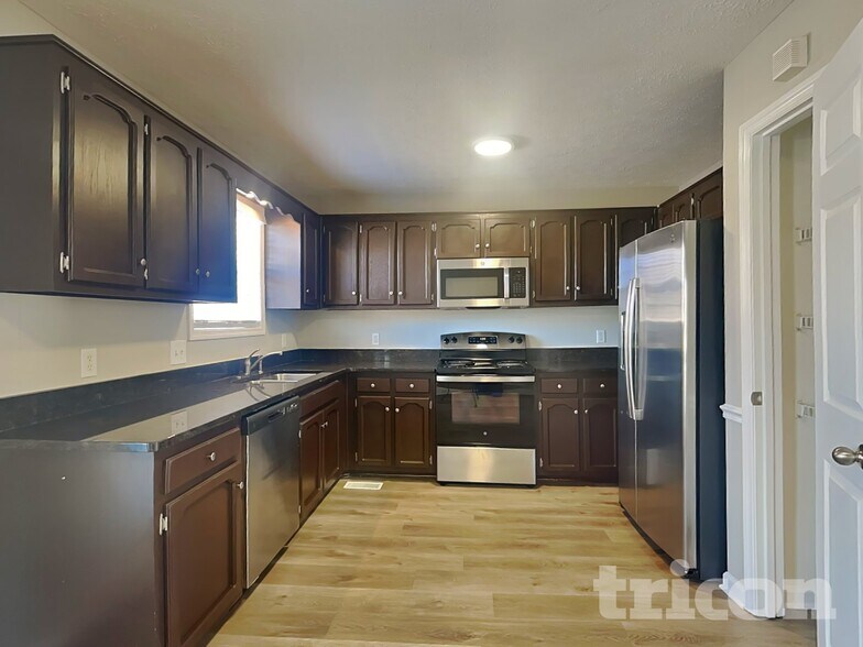 Building Photo - 108 Pembroke Ct