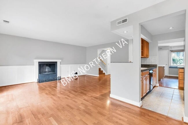 Building Photo - 1790 Ivy Oak Square