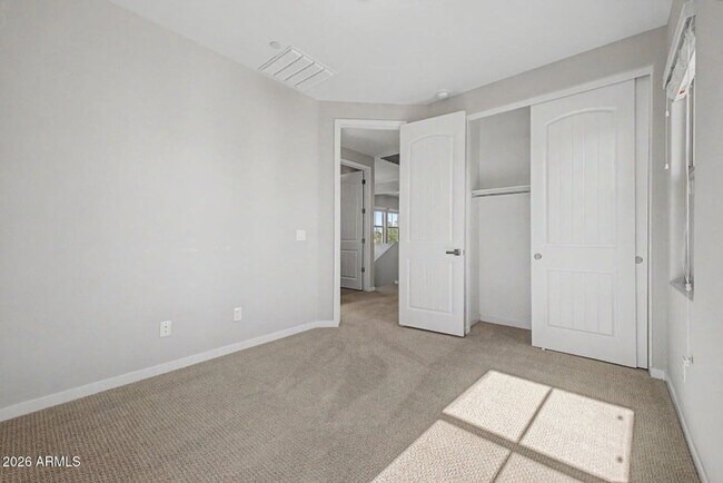 Building Photo - 3 Bedroom 3 Bathroom Recker Pointe Home