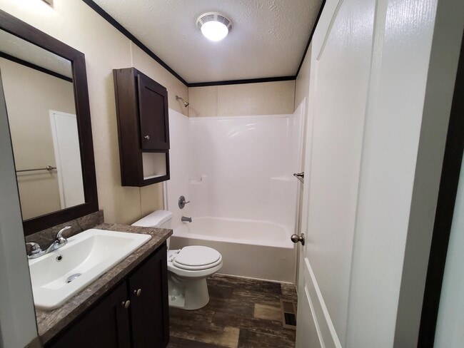 Building Photo - 11 Sparrow Hill Dr