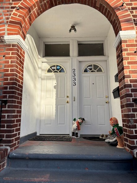 Entrance left - 2333 E 24th St