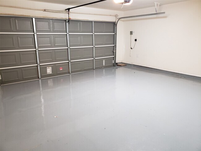 Building Photo - 226 Golden Grain Dr