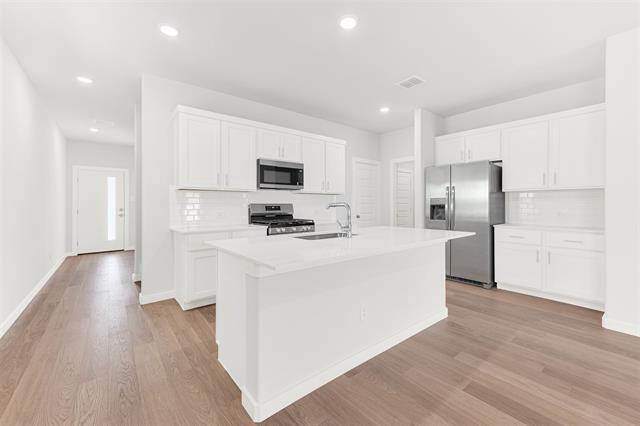 Building Photo - 508 Towerglen Dr